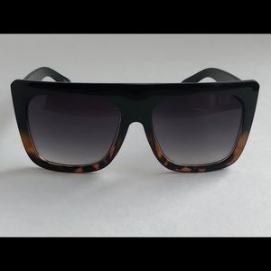 Flatline Tortoise Shell Print Sunglasses